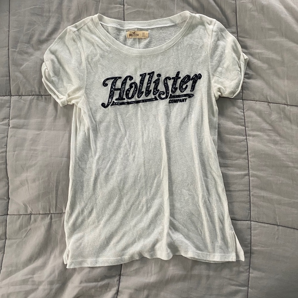 🦋3/$20 Hollister shirt